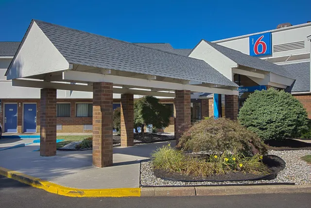 Motel 6 Fort Worth, TX – I-35 & I-20