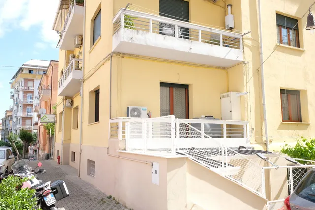 B&B Annunziata- Vicino all' Ospedale dell'Annunziata di Cosenza , alla clinica Scarnati, all'Ospedale Mariano Santo,In centro