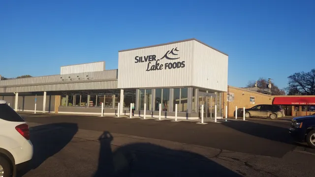 Silver Lake Shopping Center