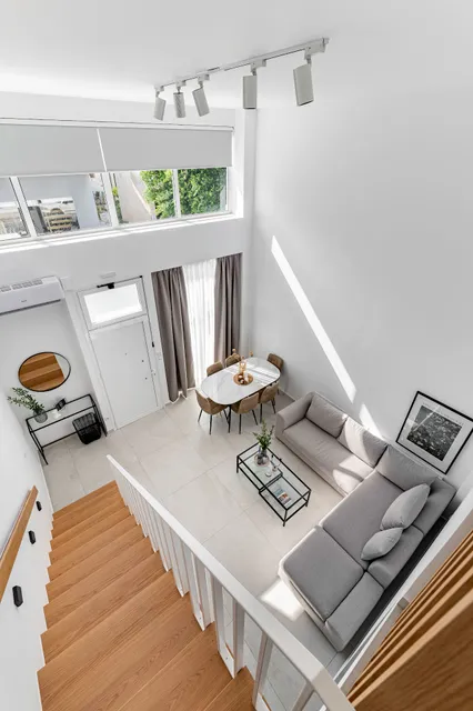 Calliope Luxury Loft with backyard