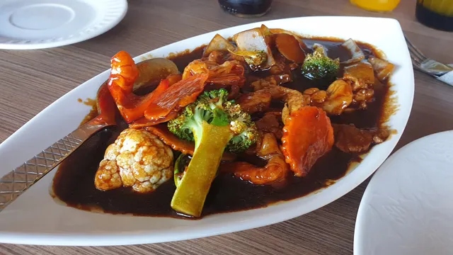 Sum Yee Chinese Restaurant & Bar