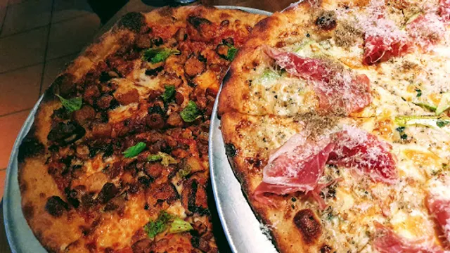 Blue Label Pizza & Wine