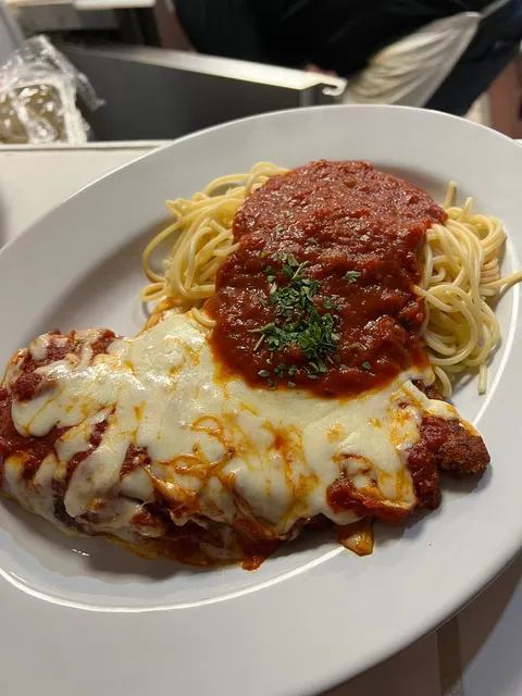 Mauricio’s Pizza & Pasta