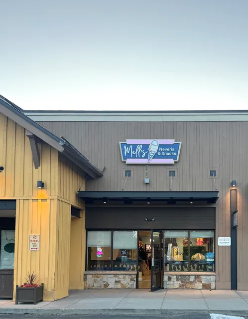 Mell’s Neveria & Snacks
