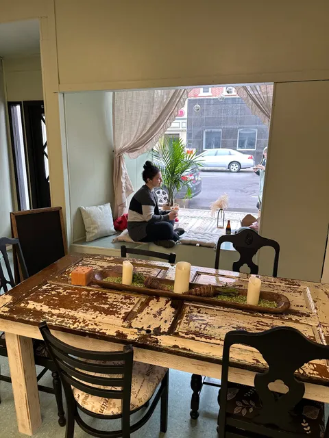 Pearl's Cafe on Main