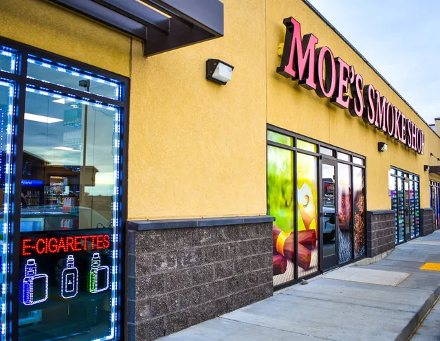 Moe's Smoke Shop