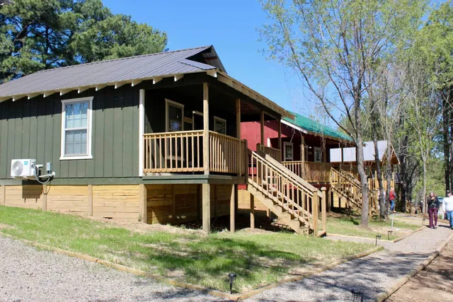 Big Pines RV Escape - Cabins & RV