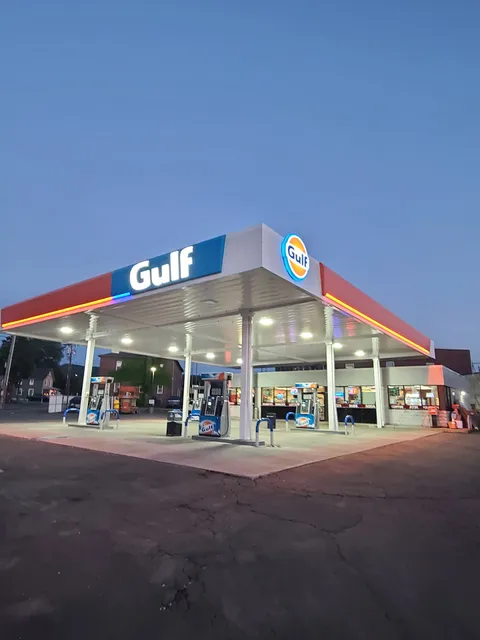 Gulf Gas station Friendly food mart