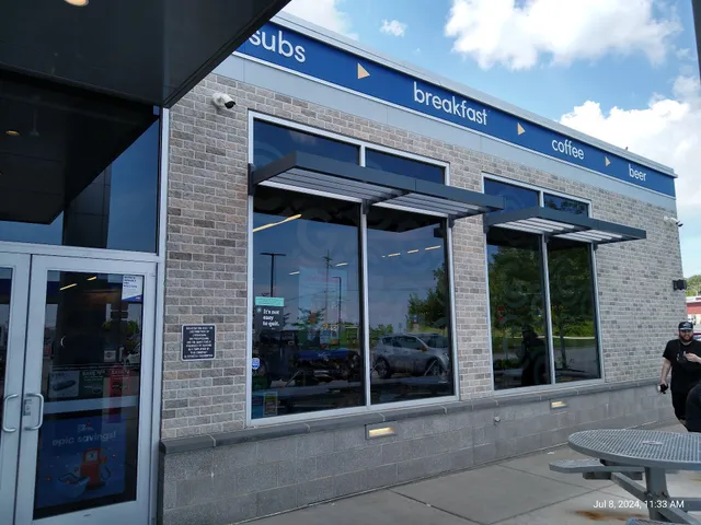 Erie I-90 & 430 GetGo Cafe' & Market