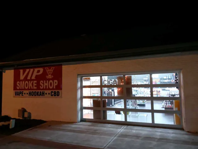 VIP Smoke Shop - Aurora