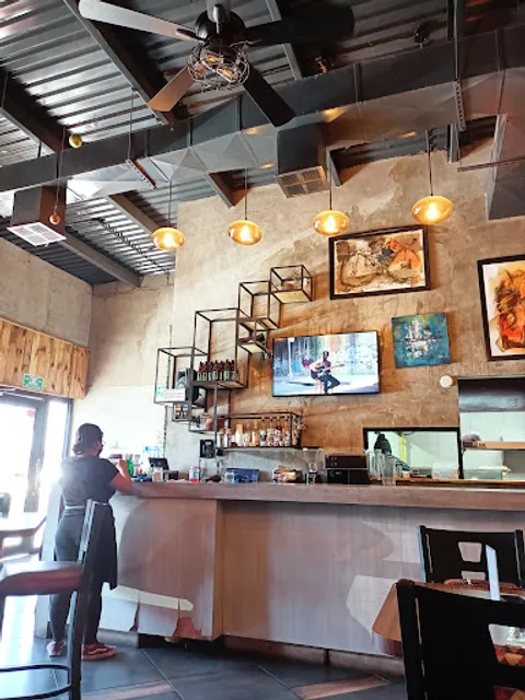 Galería Urbana Café + Bistro