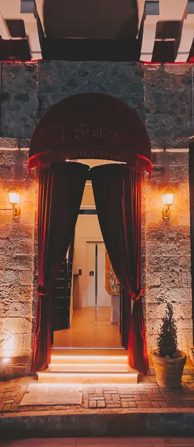 L Suites The Writer's house