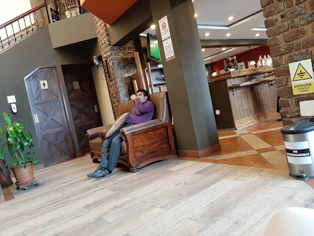 El Cuatrero, Ovalo Larco