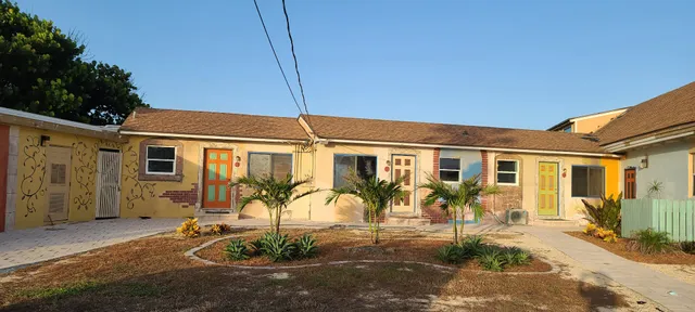 Sandgate Oceanfront Motel