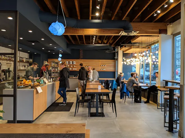 Pallet Coffee Roasters - Oak Street