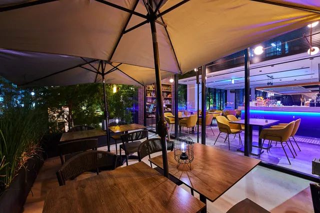 THE LIVELY KITCHEN Osaka Honmachi