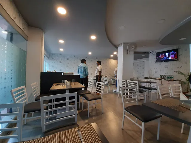 Pure veg restaurant SWADH THE VEGGIE LOUNGE