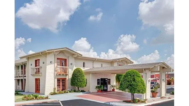 Travelodge by Wyndham North Richland Hills/Dallas/Ft Worth