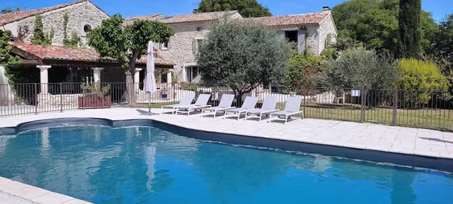 Mas du Grand Vallen : location gîtes grande capacité avec piscine (Gard, Languedoc, Roussillon)