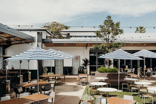 Tacking Point Tavern