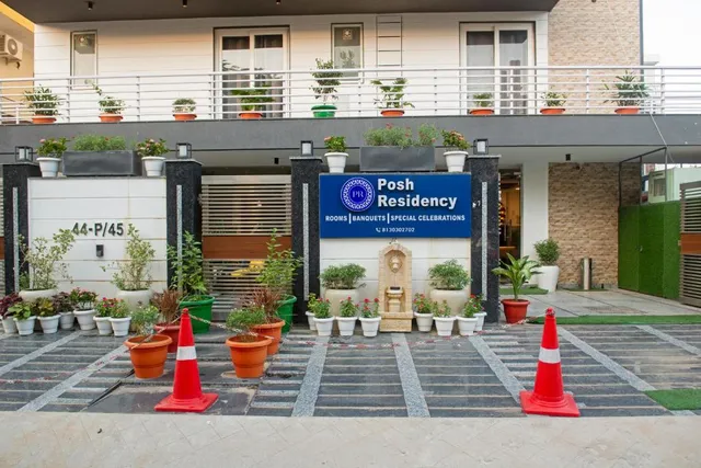Hotel Posh Residency, Gurgaon