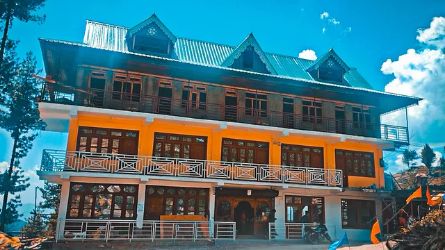 Hotel SSS ( The Chanshal Retreat )