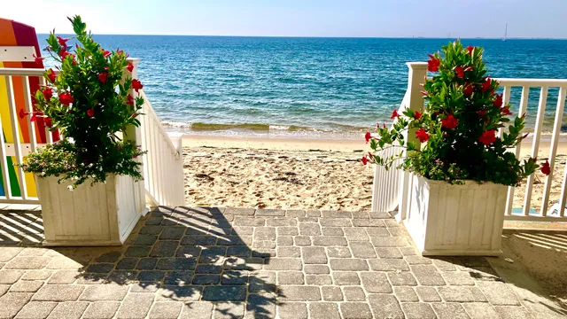 Surfside Hotel and Suites