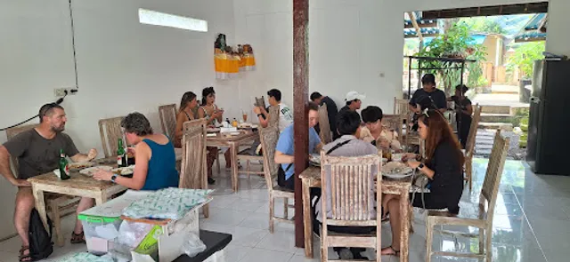 Babi Guling Ibu gendut