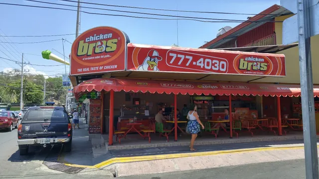 Chicken Bros • Quepos