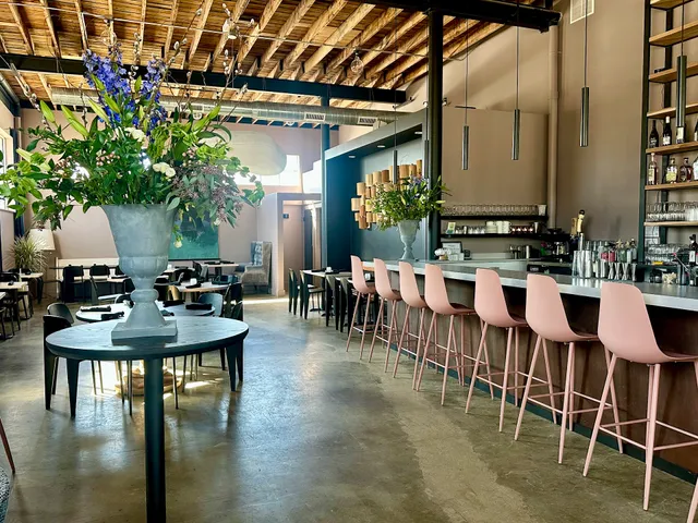 Longstory Wine Bar & Restaurant