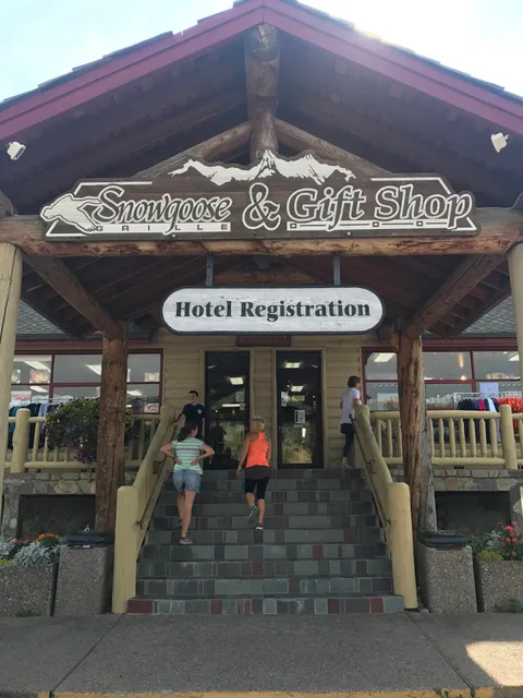 Snowgoose Grille & Gift Shop