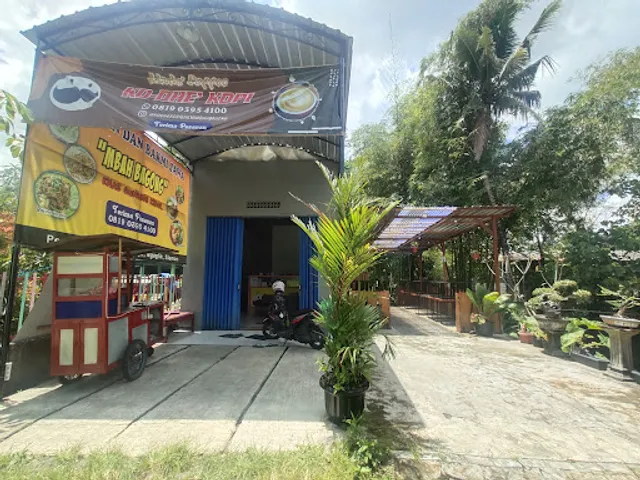 Bakmi Jawa dan Ayam Goreng Tresno