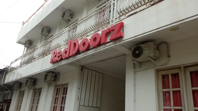 RedDoorz Plus near UMS Solo