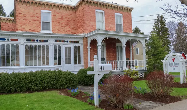 Arbor House Inn