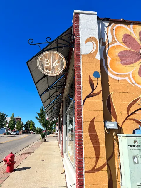 Board & Brush Creative Studio - Saginaw