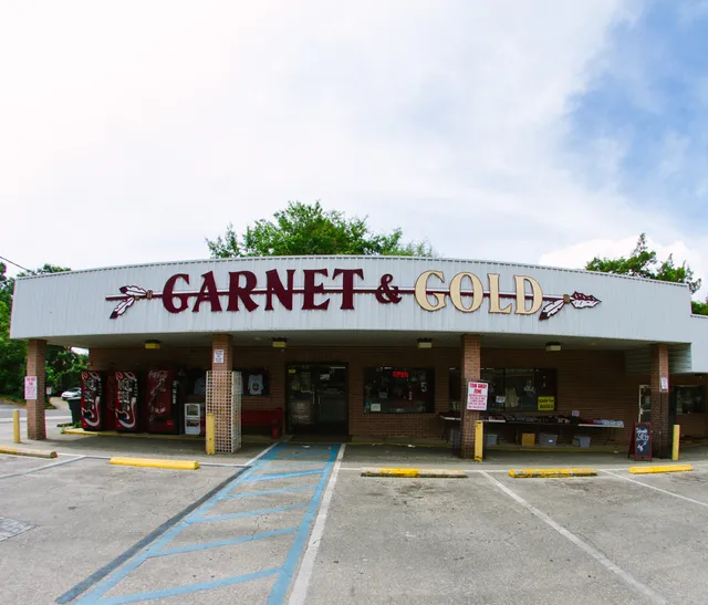 Garnet & Gold {Campus Location}