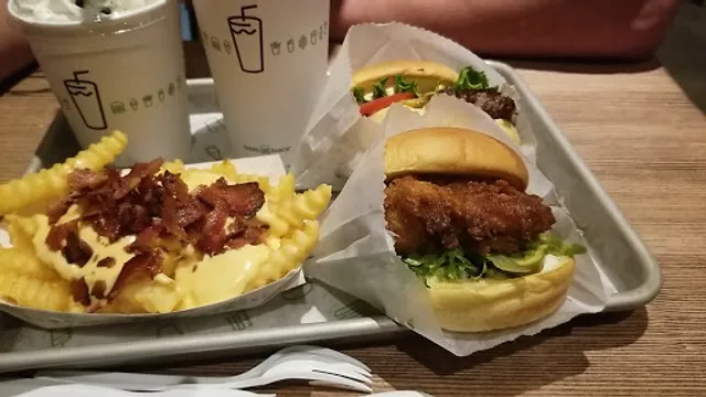 Shake Shack Lake Grove