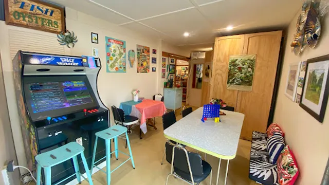 Peake’s Kitchen & Ice Cream, Store