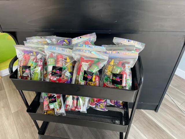 Philly Candy Fruit & Treats