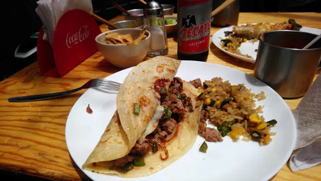 Tercos - Burritos y Clamatos