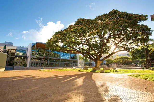 UH Manoa Campus Center