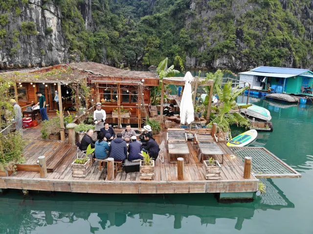 Lan Ha Floating Homestay