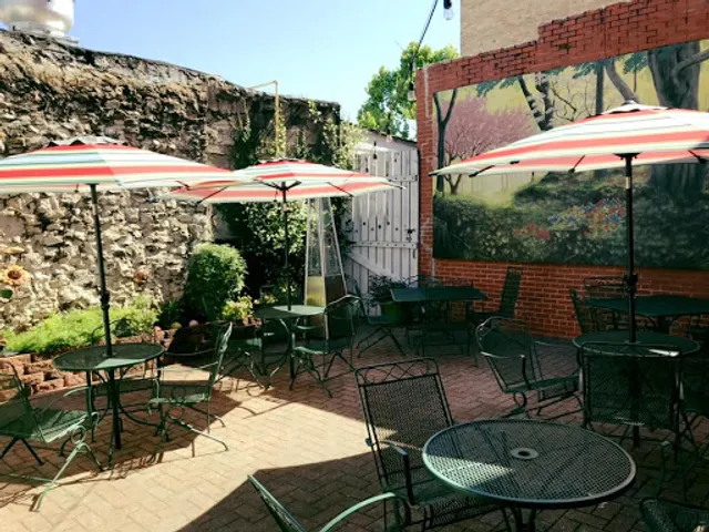 Sam's Table Restaurant and Gray Horse Tavern