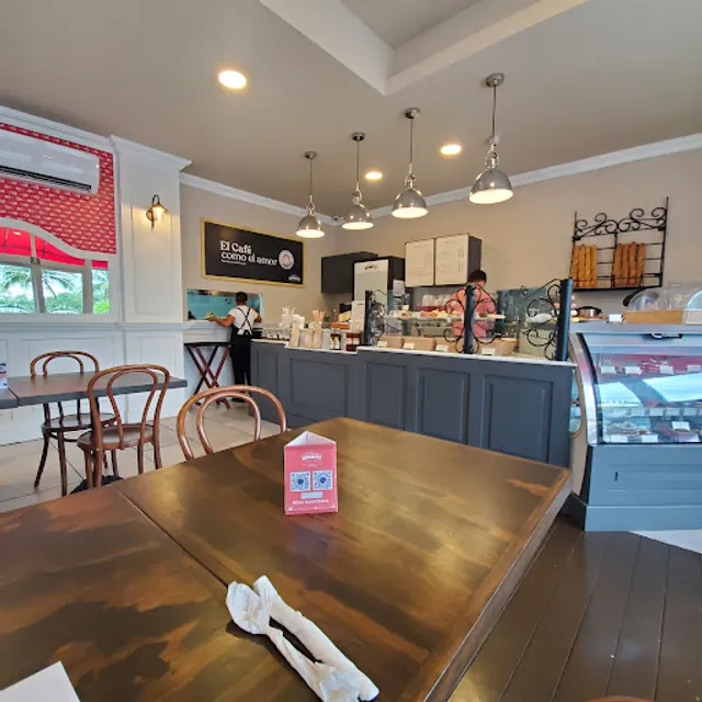 Café Antoinette City