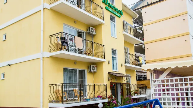 Hostʹovyy Dim "Yuzhnyy"