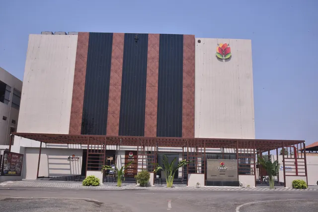 Hotel Tulips inn by VKG