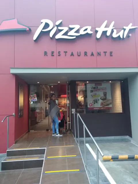 Pizza Hut 002 - Benavides