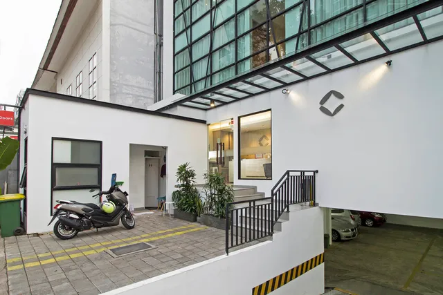 RedDoorz Plus @ Setiabudi Eight