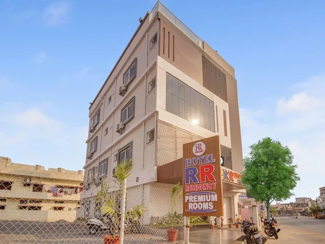 OYO Flagship Hotel RR Residency