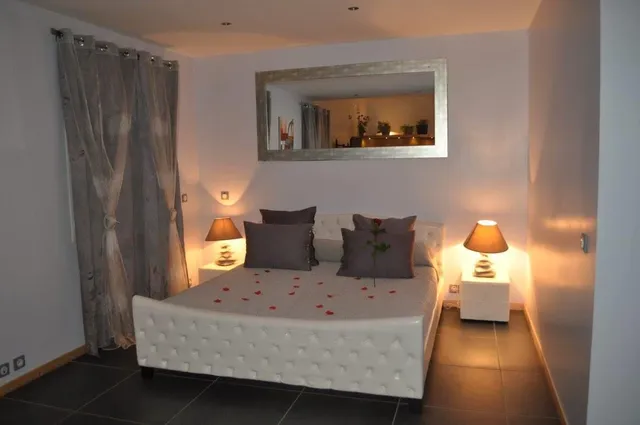 The Villa of Delights, breakfast Romantic